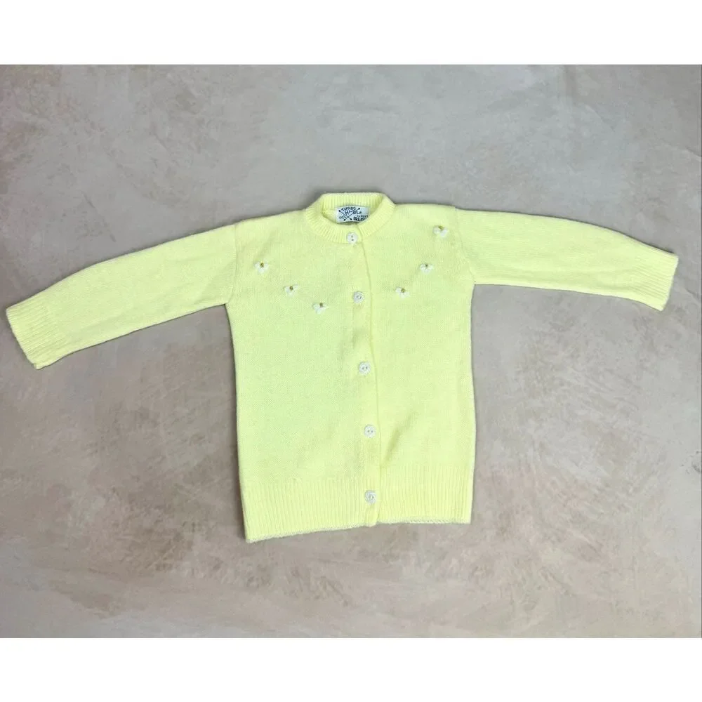 Vintage 1950s Girls Sweater Cardigan Embroidered 2/3T Pastel Yellow Daisy